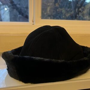 Koolaburra women’s Black Fur-Trimmed Hat UGG